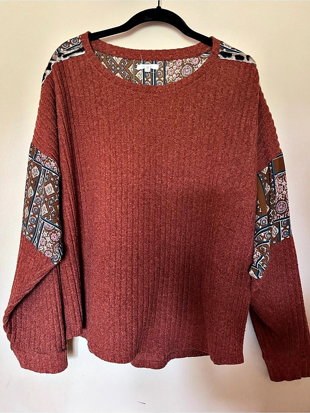 Maurices Paisley Yoke Ribbed Tunic in Brick & Blue Size XXL Like New